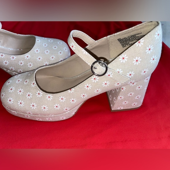 Sold NWT MAIDDEN GIRL CRAZY DAYSI STYLE MARY JANE PLATFORM FLORAL PRINT SIZE 9 - Picture 3 of 14